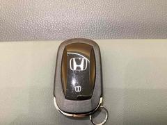 ���ޡ��ȥ��������ƥ���ץå��奨�󥸥󥹥����ȥ����ƥࡢ���󥸥��ư����ߤ��󥿥å��ǹԤ��������Υ��å��ޤǥɥ��Υ֤˿������ǥ�󥿥å����ǹԤ����Ȥ�����ޤ��� 4