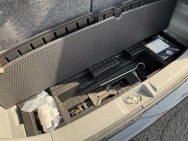ＡＺワゴン ＸＧ　純正ナビ　ＴＶ　ＥＴＣ　純正マット　バイザー　電動格納ミラー　キーレスキー（13枚目）