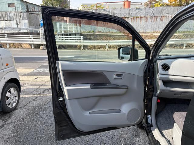 ＡＺワゴン ＸＧ　純正ナビ　ＴＶ　ＥＴＣ　純正マット　バイザー　電動格納ミラー　キーレスキー（17枚目）