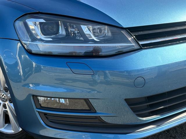 ゴルフ ＴＳＩコンフォートラインブルーモーションテクノロジー　純正ナビ　バックカメラ　Ｂｌｕｅｔｏｏｔｈ　電子パーキング　アイドリングストップ　純正１６インチアルミホイール　革巻きハンドル　クルーズコントロール　ステアリングリモコン　パドルシフト　ＥＴＣ　ＨＩＤ（9枚目）