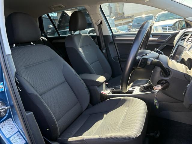 ゴルフ ＴＳＩコンフォートラインブルーモーションテクノロジー　純正ナビ　バックカメラ　Ｂｌｕｅｔｏｏｔｈ　電子パーキング　アイドリングストップ　純正１６インチアルミホイール　革巻きハンドル　クルーズコントロール　ステアリングリモコン　パドルシフト　ＥＴＣ　ＨＩＤ（22枚目）