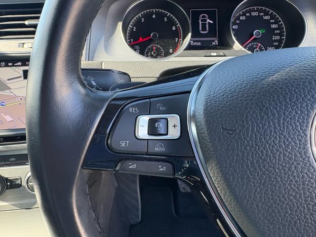 ゴルフ ＴＳＩコンフォートラインブルーモーションテクノロジー　純正ナビ　バックカメラ　Ｂｌｕｅｔｏｏｔｈ　電子パーキング　アイドリングストップ　純正１６インチアルミホイール　革巻きハンドル　クルーズコントロール　ステアリングリモコン　パドルシフト　ＥＴＣ　ＨＩＤ（26枚目）