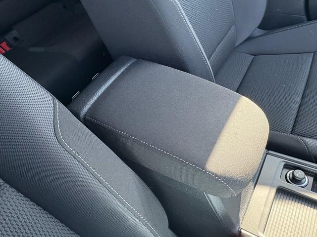 ゴルフ ＴＳＩコンフォートラインブルーモーションテクノロジー　純正ナビ　バックカメラ　Ｂｌｕｅｔｏｏｔｈ　電子パーキング　アイドリングストップ　純正１６インチアルミホイール　革巻きハンドル　クルーズコントロール　ステアリングリモコン　パドルシフト　ＥＴＣ　ＨＩＤ（35枚目）