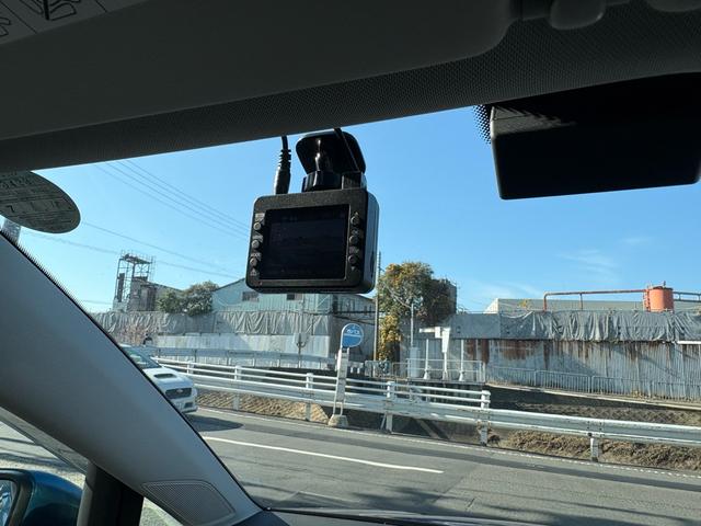 ゴルフ ＴＳＩコンフォートラインブルーモーションテクノロジー　純正ナビ　バックカメラ　Ｂｌｕｅｔｏｏｔｈ　電子パーキング　アイドリングストップ　純正１６インチアルミホイール　革巻きハンドル　クルーズコントロール　ステアリングリモコン　パドルシフト　ＥＴＣ　ＨＩＤ（44枚目）