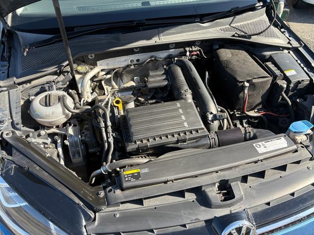 ゴルフ ＴＳＩコンフォートラインブルーモーションテクノロジー　純正ナビ　バックカメラ　Ｂｌｕｅｔｏｏｔｈ　電子パーキング　アイドリングストップ　純正１６インチアルミホイール　革巻きハンドル　クルーズコントロール　ステアリングリモコン　パドルシフト　ＥＴＣ　ＨＩＤ（45枚目）