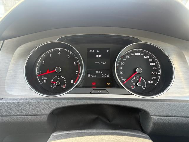 ゴルフ ＴＳＩコンフォートラインブルーモーションテクノロジー　純正ナビ　バックカメラ　Ｂｌｕｅｔｏｏｔｈ　電子パーキング　アイドリングストップ　純正１６インチアルミホイール　革巻きハンドル　クルーズコントロール　ステアリングリモコン　パドルシフト　ＥＴＣ　ＨＩＤ（46枚目）