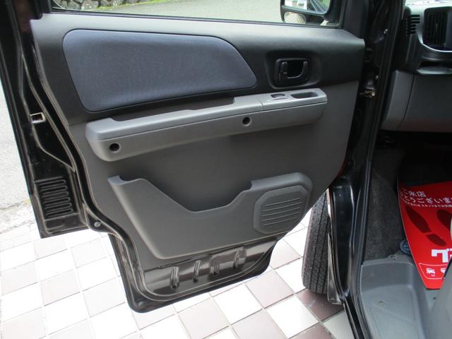 ミニキャブバン ブラボー　ターボ車　４ＷＤターボ　ナビＴＶ　バックカメラ　ハイルーフ　４速ＡＴ　１２カ月保証付き（19枚目）