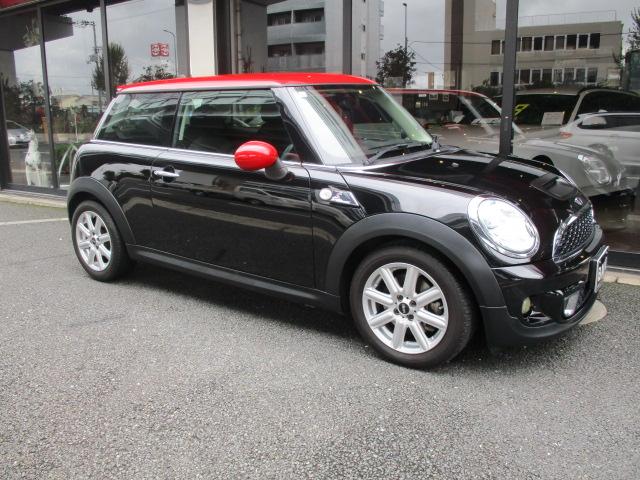 MINI クーパーS 黒赤ツートン カロッツェリアナビ Rスポイラー センターマフラー TV 4万キロ台(3枚目)