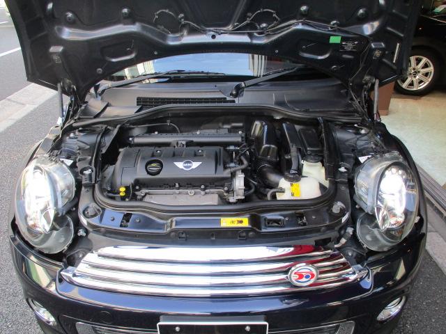 ＭＩＮＩ クーパー　クラブマン　ハンプトン　特別仕様車　ワンオーナー　ブラックレザー　シートヒーター　純正１７インチＡＷ　サンルーフ　プッシュスタート　ルーフキャリア（4枚目）