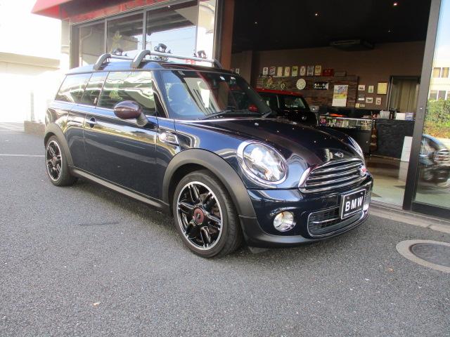 ＭＩＮＩ クーパー　クラブマン　ハンプトン　特別仕様車　ワンオーナー　ブラックレザー　シートヒーター　純正１７インチＡＷ　サンルーフ　プッシュスタート　ルーフキャリア（6枚目）