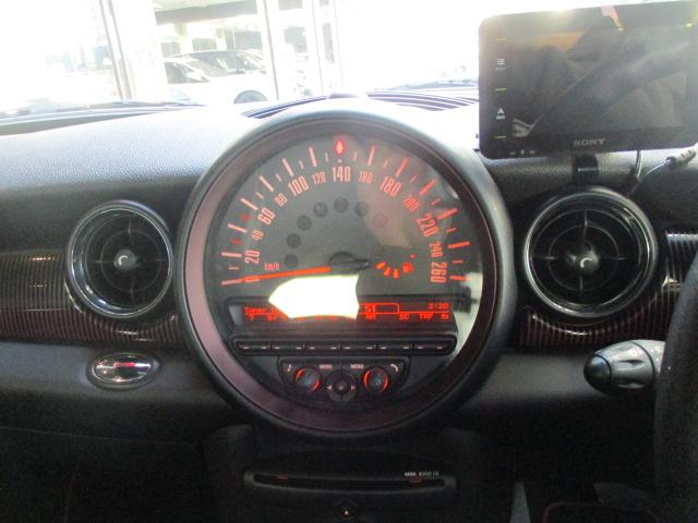 ＭＩＮＩ クーパー　クラブマン　ハンプトン　特別仕様車　ワンオーナー　ブラックレザー　シートヒーター　純正１７インチＡＷ　サンルーフ　プッシュスタート　ルーフキャリア（13枚目）