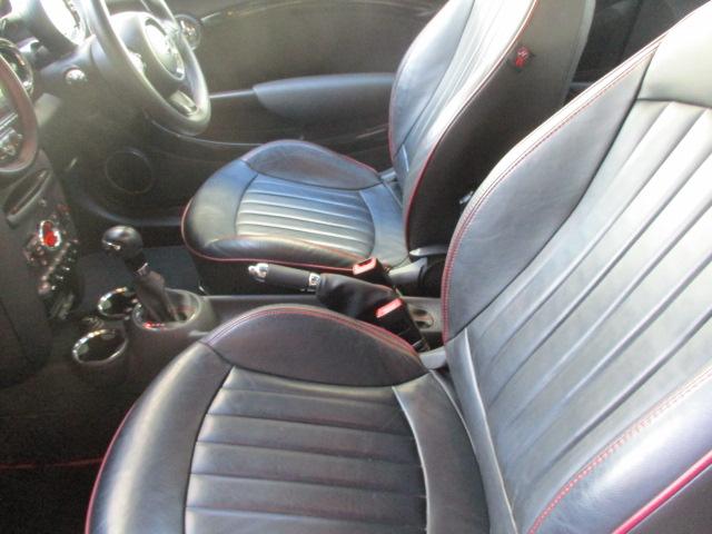 ＭＩＮＩ クーパー　クラブマン　ハンプトン　特別仕様車　ワンオーナー　ブラックレザー　シートヒーター　純正１７インチＡＷ　サンルーフ　プッシュスタート　ルーフキャリア（15枚目）