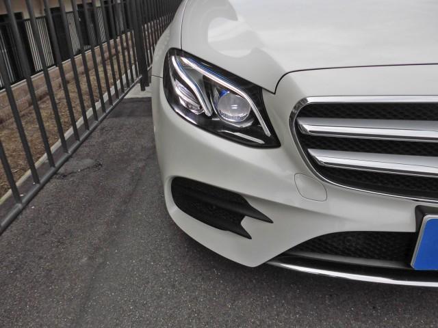 Ｅクラス Ｅ２００　アバンギャルド　スポーツ　レザーパッケージ　純正ナビＴＶ　ブルメスターサラウンド　３６０°カメラ　レーダーセーフティ　ブラックレザーシート　エアバランスパッケージ　マルチビームＬＥＤ　純正１９インチＡＷ（8枚目）