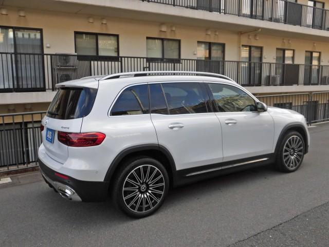 GLB GLB200d 4マチックAMGレザエクスクルシブP AMGレザーエクスクルーシブパッケージ アドバンスドパッケージ ナビ TV ブルメスターサラウンド パノラミックスライディングルーフ ブラックレザーシート 3列シート 純正20インチAW ワンオーナー(7枚目)