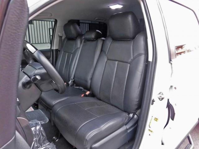 タンドラ クルーマックス　ＳＲ５　アルパインナビ　フルセグＴＶ　ロックフォードスピーカー　ハニーＤオーバーフェンダー＆フロントリップ　リフトアップ　２０インチＡＷ　ＬＥＥＲトノカバー　フローマスターマフラー（9枚目）