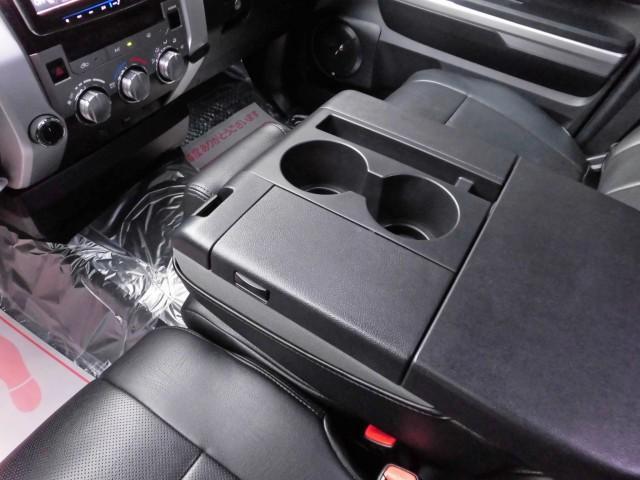 タンドラ クルーマックス　ＳＲ５　アルパインナビ　フルセグＴＶ　ロックフォードスピーカー　ハニーＤオーバーフェンダー＆フロントリップ　リフトアップ　２０インチＡＷ　ＬＥＥＲトノカバー　フローマスターマフラー（11枚目）