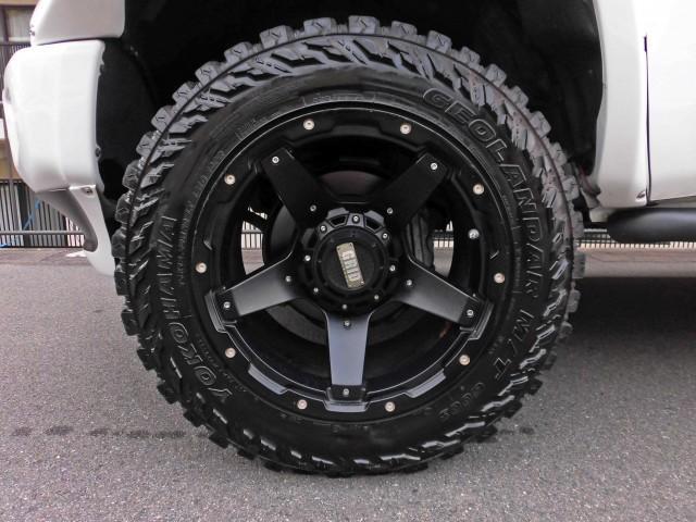 タンドラ クルーマックス　ＳＲ５　アルパインナビ　フルセグＴＶ　ロックフォードスピーカー　ハニーＤオーバーフェンダー＆フロントリップ　リフトアップ　２０インチＡＷ　ＬＥＥＲトノカバー　フローマスターマフラー（19枚目）