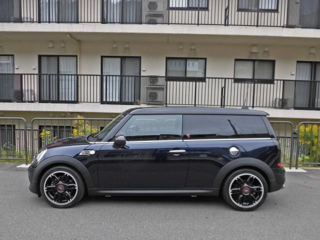 MINI クーパーS クラブマン ハンプトン 専用カラー リーフブルーメタリック ブラックレザーシート パドルシフト付きレザーステアリング クルーズコントロール キセノンヘッドライト 純正17インチAW(5枚目)