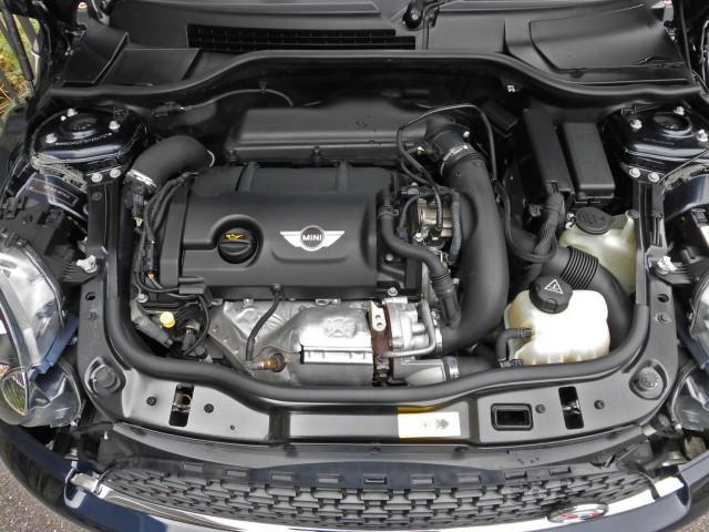 MINI クーパーS クラブマン ハンプトン 専用カラー リーフブルーメタリック ブラックレザーシート パドルシフト付きレザーステアリング クルーズコントロール キセノンヘッドライト 純正17インチAW(17枚目)