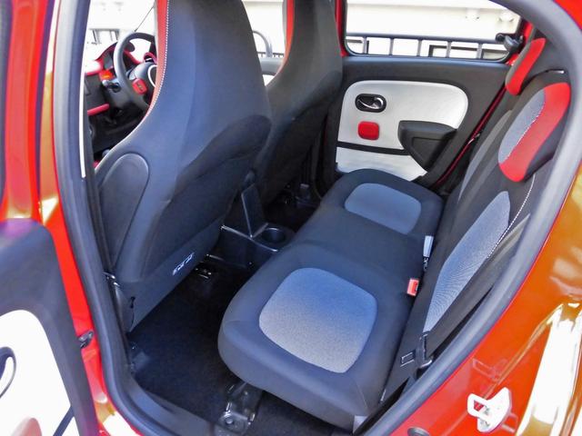 トゥインゴ ゼン　ポータブルナビ　ＴＶ　ブルートゥース　ＵＳＢ　ＡＵＸ　クルーズコントロール　アイドリングストップ　ＯＺ１５インチＡＷ（32枚目）