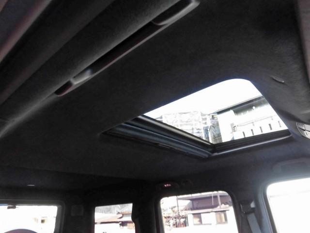 �ƂĂ��J�����̂���K���X�X���C�f�B���O���[�t�I