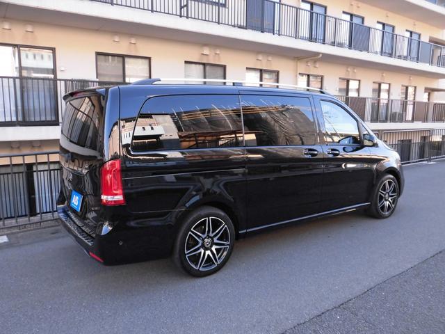 Ｖクラス Ｖ２２０ｄ　アバンギャルド　ロング　ＡＭＧライン　エクスクルーシブシートパッケージ　ナビＴＶ　ブルメスターサラウンド　レーダーセーフティ　パノラミックスライディングルーフ　ブラックレザーシート　両側電動スライドドア　純正１９インチＡＷ　ワンオーナー（7枚目）
