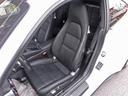 ブラックレザースポーツシートは程良いホールド性で体が安定します!人気の左ハンドル車です!
