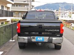 フロント＆サイド＆バックカメラとパーキングセンサー付きで駐車時も安心です！ 5