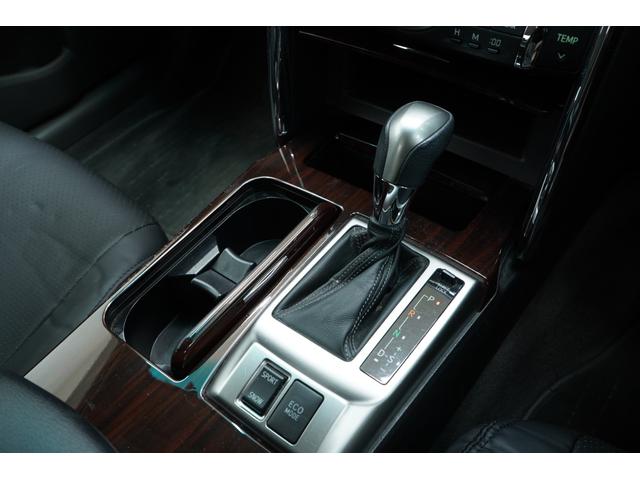 マークＸ ２５０Ｇ　リラックスセレクション　前後Ｇ’ｓバンパー／中期ヘッドライト／社外車高調／社外アネーロ１９ＡＷ／スモークテール／新品ＢＲＡＳＨシートカバー／パワーシート／オートエアコン／オートライト／ローダウン／フルカスタム（36枚目）