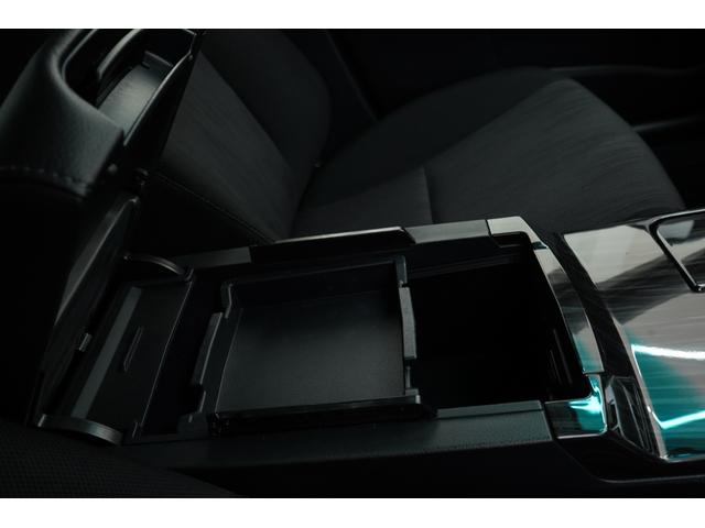 ●コンソールボックスも大容量で、とても便利です。