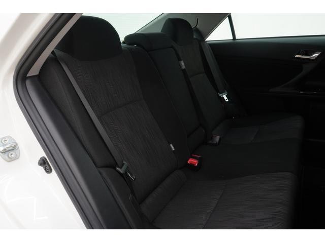 ●奥様、ご友人、はたまた上司が乗られてもきっとご満足頂けるゆとりと、乗り心地を実現した後部座席。