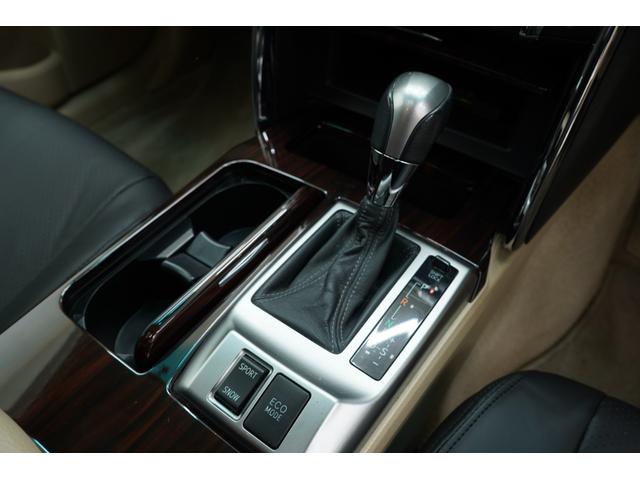 マークＸ ２５０Ｇ　リラックスセレクション　サンルーフ／社外車高調／社外ＷＯＲＫ１９インチ／３眼ヘッドライト／スモークテール／パワーシート／プッシュスタート／２色フォグランプ／ＢＲＡＳＨシートカバー／ＥＴＣ／フルカスタム／ローダウン／（33枚目）