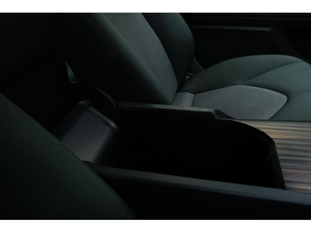 カムリ クリアテール/TRDエアロ/トランクスポイラー/新品TEIN車高調/新品マルチフォルケッタ20インチ/BRASHナット/Bluetooth/バックカメラ/パワーシート/ETC/ローダウン/フルカスタム(39枚目)