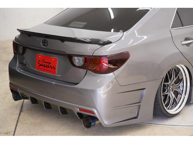 マークＸ ２５０Ｇ　リラックスセレクション　社外エアサス／エイムゲイン２０インチ／前期スモークヘッドライト・テールランプ／社外ストレートマフラー／トランクスポイラー／社外エアロ／Ｂｌｕｅｔｏｏｔｈ／バックカメラ／パワーシート／フルカスタム／（8枚目）