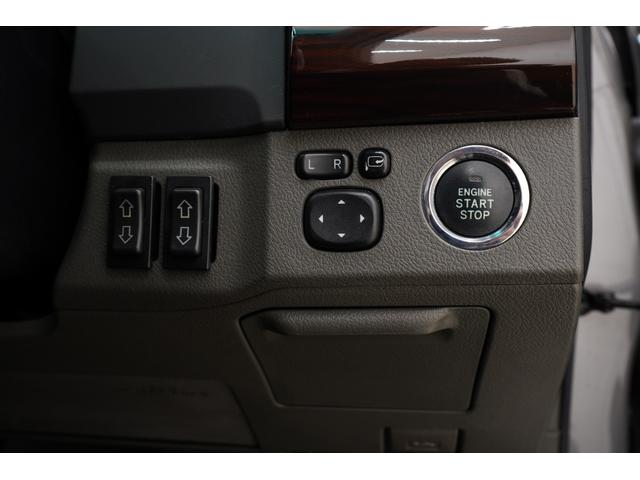 マークＸ ２５０Ｇ　リラックスセレクション　社外エアサス／エイムゲイン２０インチ／前期スモークヘッドライト・テールランプ／社外ストレートマフラー／トランクスポイラー／社外エアロ／Ｂｌｕｅｔｏｏｔｈ／バックカメラ／パワーシート／フルカスタム／（29枚目）