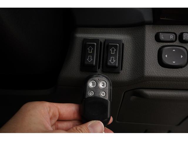 マークＸ ２５０Ｇ　リラックスセレクション　社外エアサス／エイムゲイン２０インチ／前期スモークヘッドライト・テールランプ／社外ストレートマフラー／トランクスポイラー／社外エアロ／Ｂｌｕｅｔｏｏｔｈ／バックカメラ／パワーシート／フルカスタム／（32枚目）