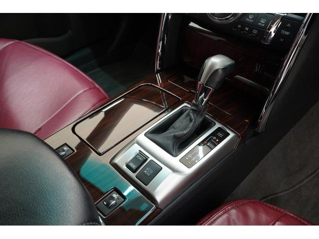 マークＸ ２５０Ｇ　リラックスセレクション　社外エアサス／エイムゲイン２０インチ／前期スモークヘッドライト・テールランプ／社外ストレートマフラー／トランクスポイラー／社外エアロ／Ｂｌｕｅｔｏｏｔｈ／バックカメラ／パワーシート／フルカスタム／（40枚目）