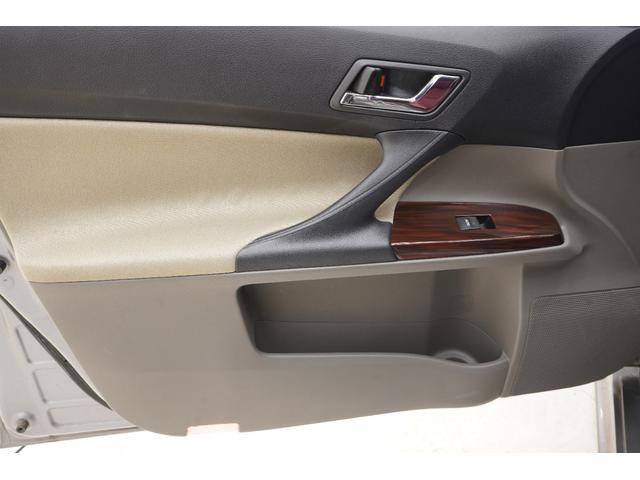 マークＸ ２５０Ｇ　リラックスセレクション　社外エアサス／エイムゲイン２０インチ／前期スモークヘッドライト・テールランプ／社外ストレートマフラー／トランクスポイラー／社外エアロ／Ｂｌｕｅｔｏｏｔｈ／バックカメラ／パワーシート／フルカスタム／（69枚目）