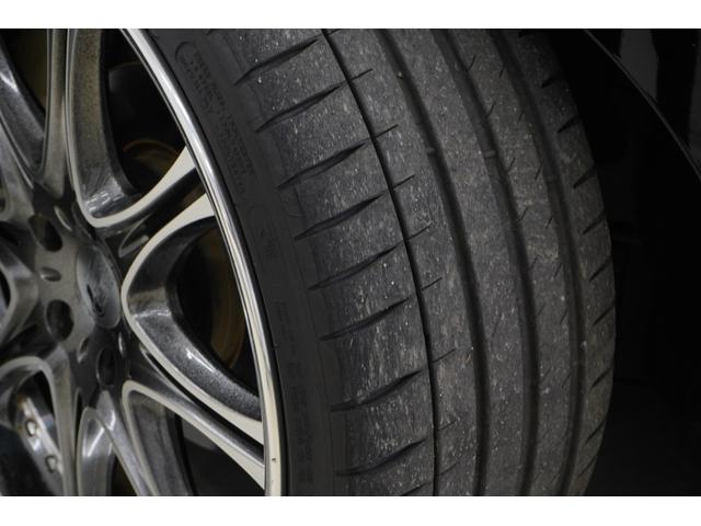 クラウンハイブリッド ロイヤルサルーン　ハイブリッド／社外エアロ／社外車高調／社外レオンハルト２０インチ／純正ヘッドライト・テールランプ／社外リアピースマフラー／パワーシート／シートヒーター／オートクルーズコントロール／バックカメラ／ＥＴＣ（3枚目）