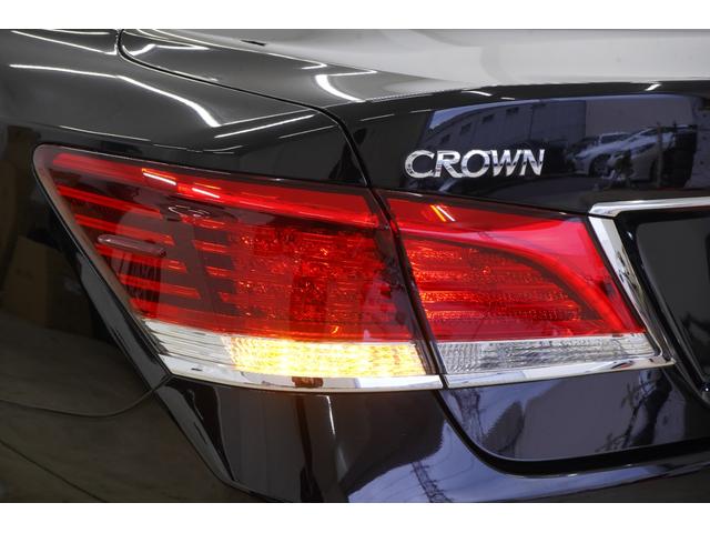 クラウンハイブリッド ロイヤルサルーン　ハイブリッド／社外エアロ／社外車高調／社外レオンハルト２０インチ／純正ヘッドライト・テールランプ／社外リアピースマフラー／パワーシート／シートヒーター／オートクルーズコントロール／バックカメラ／ＥＴＣ（5枚目）