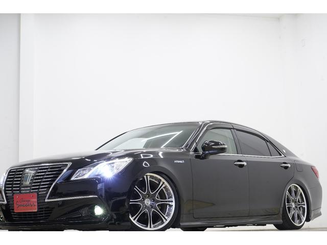 クラウンハイブリッド ロイヤルサルーン　ハイブリッド／社外エアロ／社外車高調／社外レオンハルト２０インチ／純正ヘッドライト・テールランプ／社外リアピースマフラー／パワーシート／シートヒーター／オートクルーズコントロール／バックカメラ／ＥＴＣ（10枚目）
