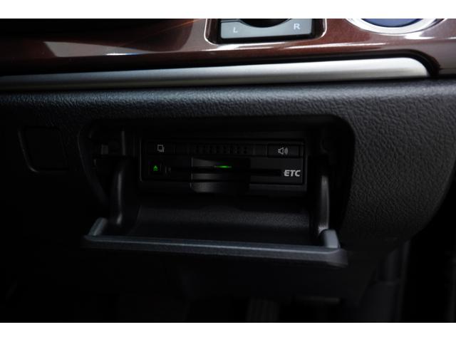 クラウンハイブリッド ロイヤルサルーン　ハイブリッド／社外エアロ／社外車高調／社外レオンハルト２０インチ／純正ヘッドライト・テールランプ／社外リアピースマフラー／パワーシート／シートヒーター／オートクルーズコントロール／バックカメラ／ＥＴＣ（29枚目）