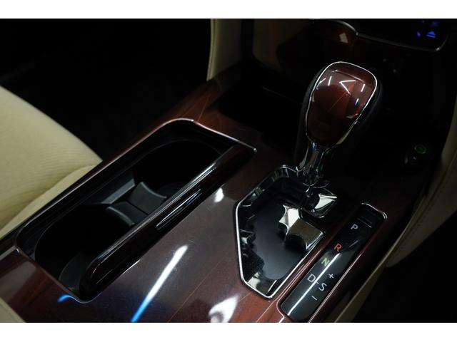 クラウンハイブリッド ロイヤルサルーン　ハイブリッド／社外エアロ／社外車高調／社外レオンハルト２０インチ／純正ヘッドライト・テールランプ／社外リアピースマフラー／パワーシート／シートヒーター／オートクルーズコントロール／バックカメラ／ＥＴＣ（41枚目）