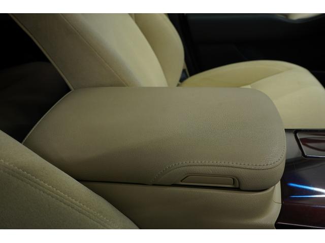 クラウンハイブリッド ロイヤルサルーン　ハイブリッド／社外エアロ／社外車高調／社外レオンハルト２０インチ／純正ヘッドライト・テールランプ／社外リアピースマフラー／パワーシート／シートヒーター／オートクルーズコントロール／バックカメラ／ＥＴＣ（42枚目）