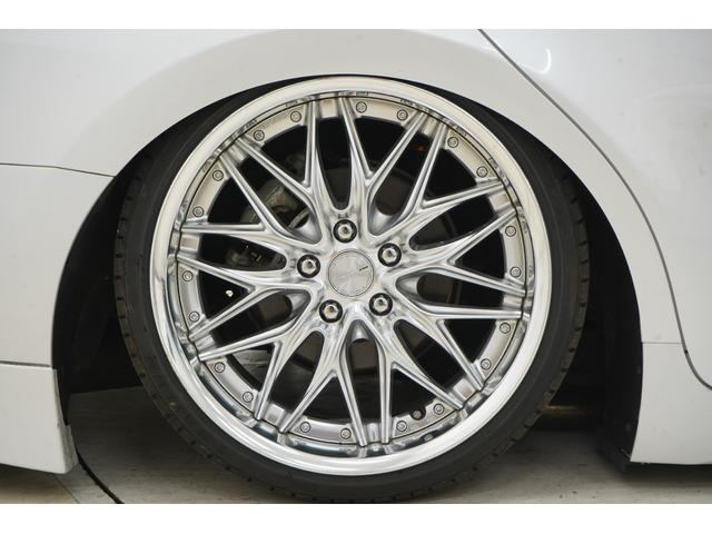 カムリ ＷＳ　ハーフレザー／社外エアサス／ＴＲＤエアロ／社外ＷＯＲＫクヴェル１９インチ／社外マフラー／社外テールランプ／トランクスポイラー／Ｂｌｕｅｔｏｏｔｈ／バックカメラ／ＥＴＣ２．０／運転席パワーシート／（8枚目）