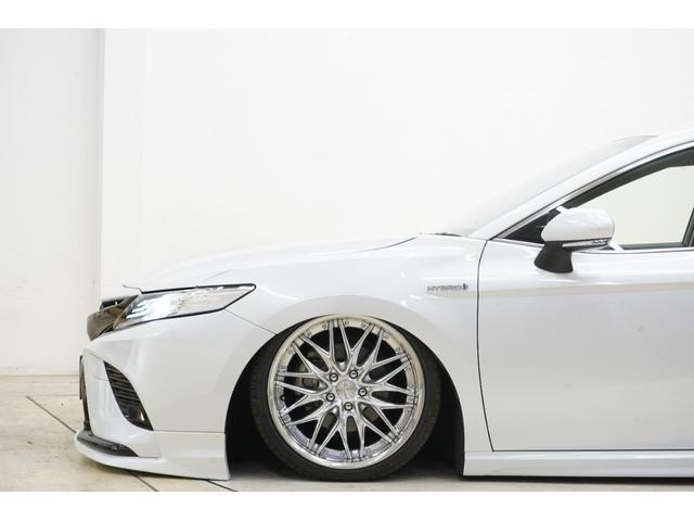 カムリ ＷＳ　ハーフレザー／社外エアサス／ＴＲＤエアロ／社外ＷＯＲＫクヴェル１９インチ／社外マフラー／社外テールランプ／トランクスポイラー／Ｂｌｕｅｔｏｏｔｈ／バックカメラ／ＥＴＣ２．０／運転席パワーシート／（16枚目）