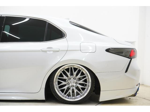 カムリ ＷＳ　ハーフレザー／社外エアサス／ＴＲＤエアロ／社外ＷＯＲＫクヴェル１９インチ／社外マフラー／社外テールランプ／トランクスポイラー／Ｂｌｕｅｔｏｏｔｈ／バックカメラ／ＥＴＣ２．０／運転席パワーシート／（17枚目）