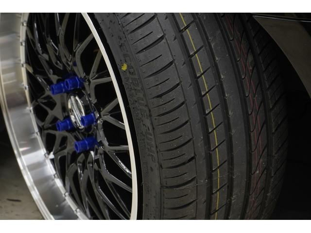 �V�i�^�C���𑕒����Ă���܂��I�X�|�[�c�Z�_���Ƃ��Ĕ̔����ꂽ�}�[�N���I�^�C���̊Ǘ��͂������肳���Ē����܂��I