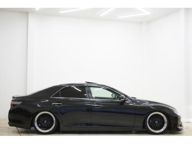 �������E�O���Ƃ��ɓ��Ђ̐��X�^�b�t�����J�ɃN���[�j���O���Ă���܂��I�i���ɂ́A���M�������Ă��q�l�̌䗈�X���҂����Ă���܂���