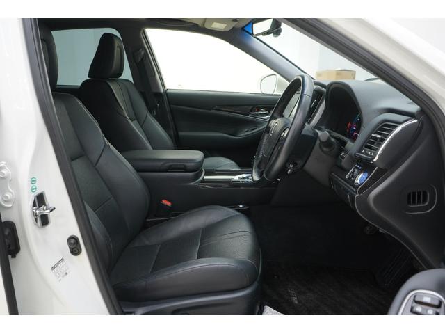 �������E�O���Ƃ��ɓ��Ђ̐��X�^�b�t�����J�ɃN���[�j���O���Ă���܂��I�i���ɂ́A���M�������Ă��q�l�̌䗈�X���҂����Ă���܂���